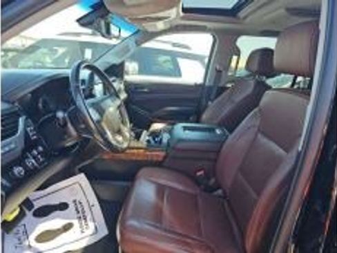 Used 2019 Chevrolet Suburban Premier w/ Premier Plus Edition AWD/4WD image 4