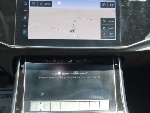 Used 2019 Audi Q8 Premium Plus AWD/4WD image 12
