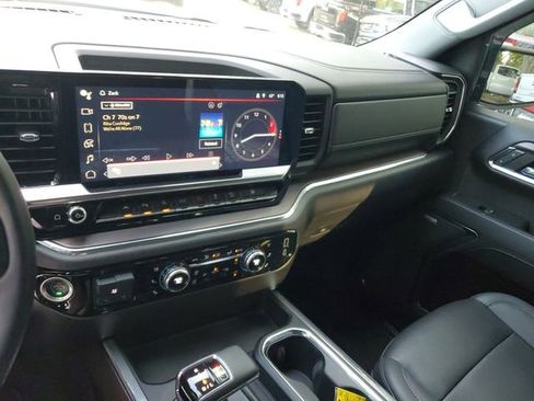 Used 2023 GMC Sierra 1500 SLT w/ SLT Premium Plus Package image 28