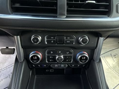 Used 2023 GMC Yukon XL SLT w/ SLT Luxury Package AWD/4WD image 12