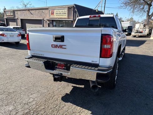 Used 2019 GMC Sierra 2500 SLT w/ Duramax Plus Package AWD/4WD image 10