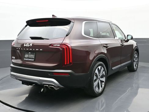 Used 2022 Kia Telluride EX w/ EX Premium Package FWD image 3