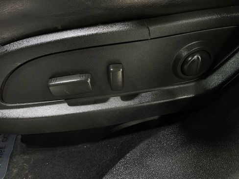 Used 2013 GMC Acadia Denali image 17