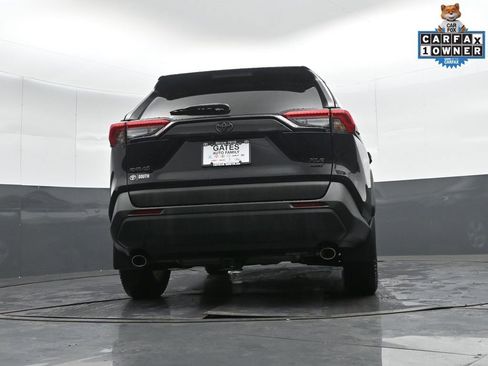 Used 2021 Toyota RAV4 XLE w/ Convenience Package image 31