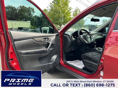 Used 2014 Nissan Rogue SV image 9