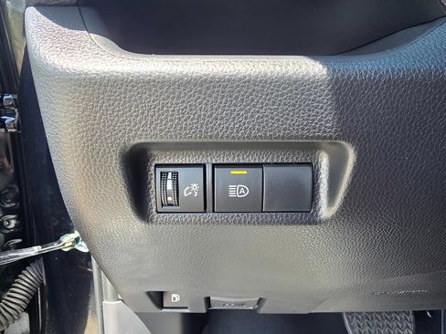 Used 2025 Toyota RAV4 LE AWD/4WD image 21