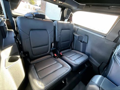 Used 2025 Ford Bronco Badlands w/ Sasquatch Package image 19