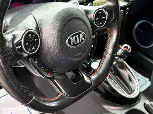 Used 2017 Kia Soul ! w/ Tech Package FWD image 12