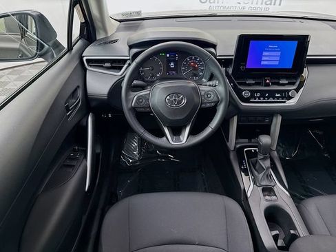 Used 2025 Toyota Corolla Cross LE AWD/4WD image 20