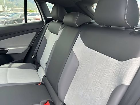 New 2026 Volkswagen ID.4 Pro AWD/4WD image 17