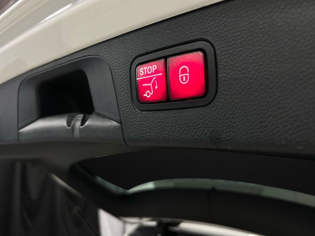 Used 2020 Mercedes-Benz GLC 300 4MATIC image 43