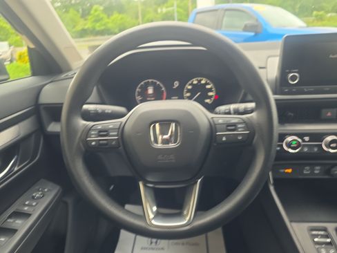 Used 2024 Honda CR-V EX image 19