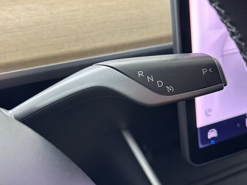 Used 2018 Tesla Model 3 Long Range RWD image 17