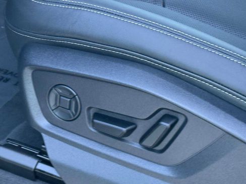 New 2025 Audi Q8 Premium Plus image 21