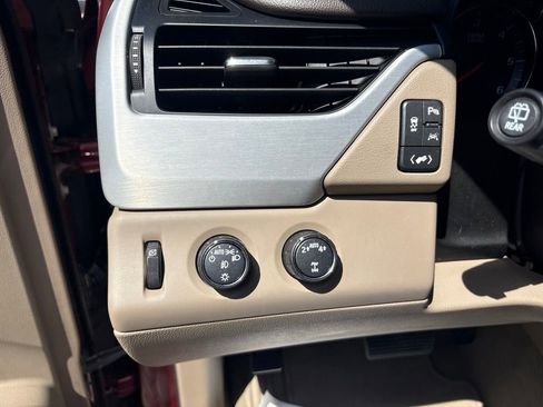 Used 2019 GMC Yukon XL SLT w/ Open Road Package AWD/4WD image 21