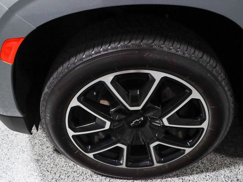 Used 2024 Chevrolet Suburban RST w/ Luxury Package image 11