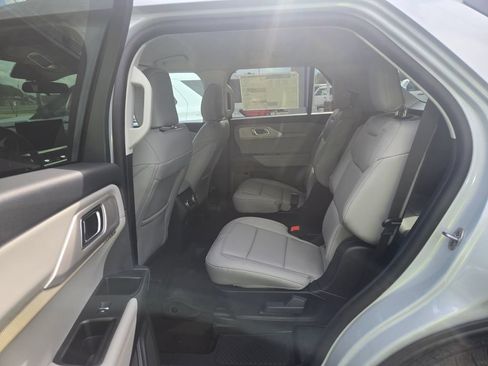 New 2026 Ford Explorer Active w/ Active Comfort Package RWD image 8