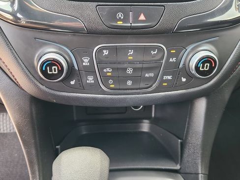 Used 2022 Chevrolet Equinox RS FWD image 18