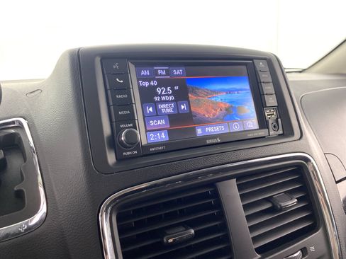 Used 2018 Dodge Grand Caravan SE w/ UConnect Hands-Free Group FWD image 27