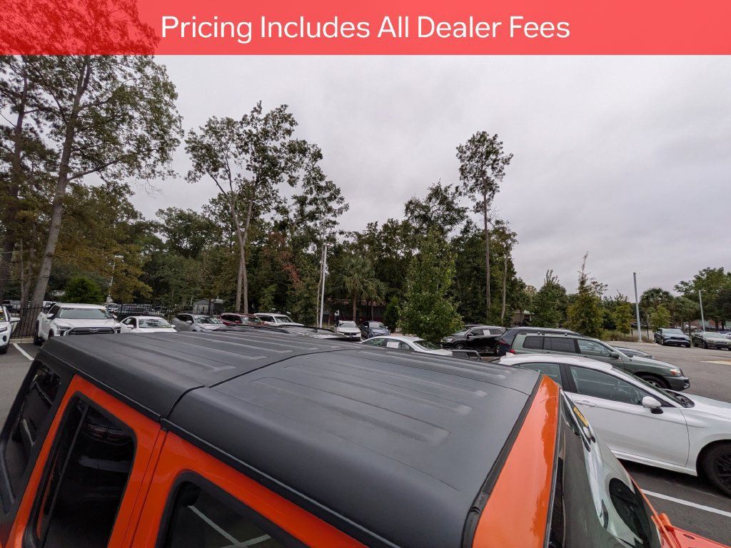 Used 2019 Jeep Wrangler Unlimited Sahara AWD/4WD image 10