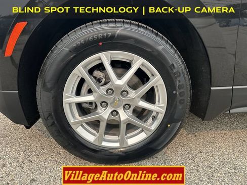 Used 2022 Chevrolet Equinox LT w/ Driver Convenience Package AWD/4WD image 9