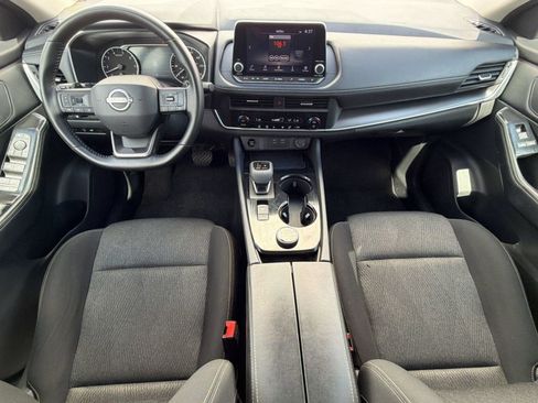 Used 2025 Nissan Rogue SV AWD/4WD image 16