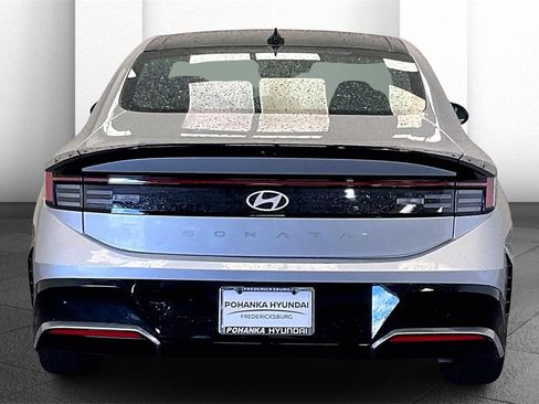 Used 2024 Hyundai Sonata SEL w/ Convenience Package image 3