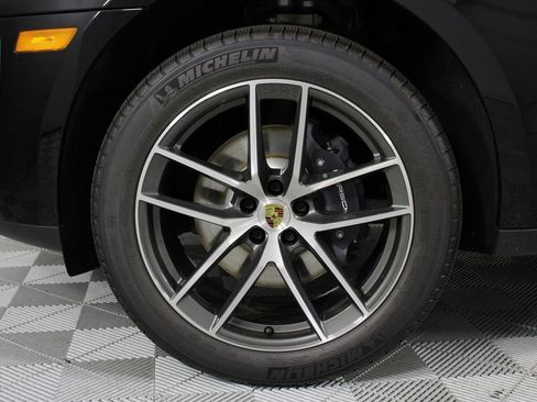 New 2026 Porsche Macan image 17