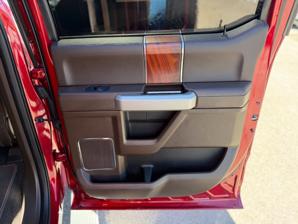 Used 2018 Ford F150 King Ranch w/ Equipment Group 601A Luxury AWD/4WD image 18
