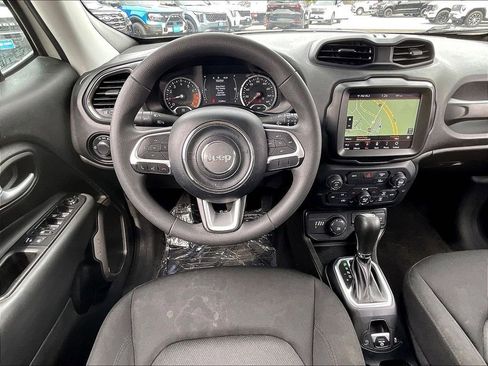 Used 2023 Jeep Renegade Latitude image 16