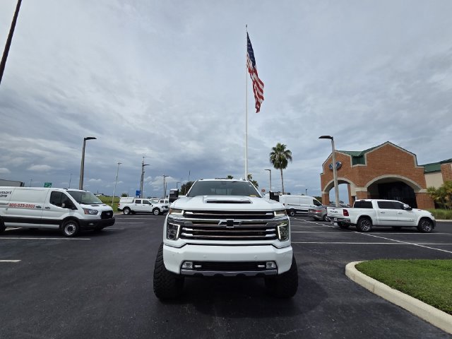 Used 2022 Chevrolet Silverado 2500 High Country w/ Z71 Off-Road Package AWD/4WD image 3