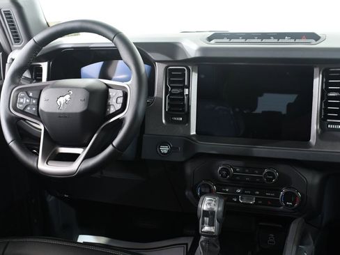 New 2026 Ford Bronco Badlands AWD/4WD image 8