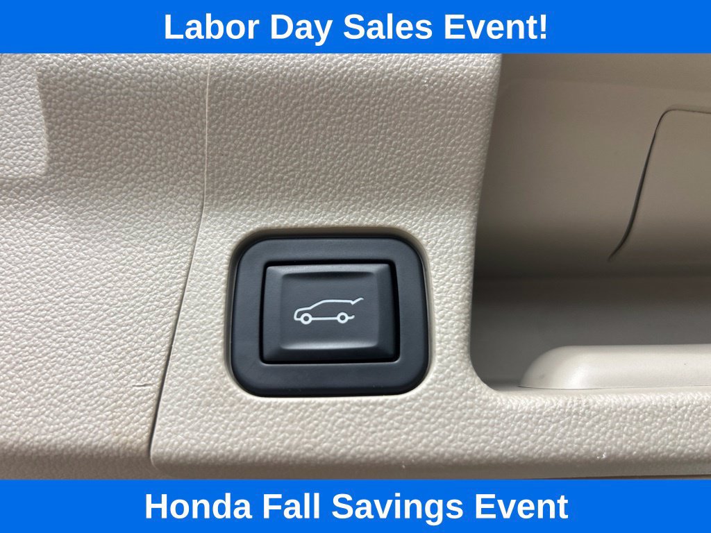 Used 2018 GMC Acadia Denali w/ Technology Package FWD image 10