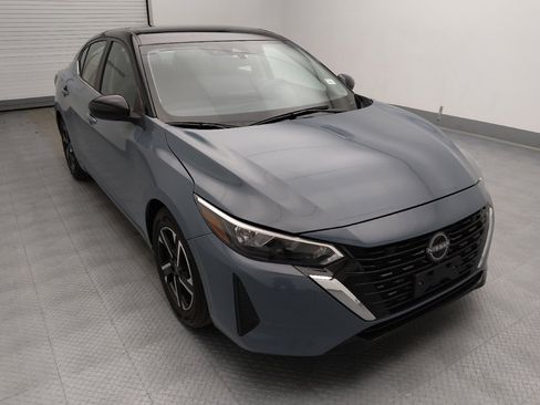 Used 2025 Nissan Sentra SV image 13