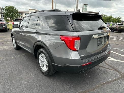 Used 2022 Ford Explorer XLT AWD/4WD image 9