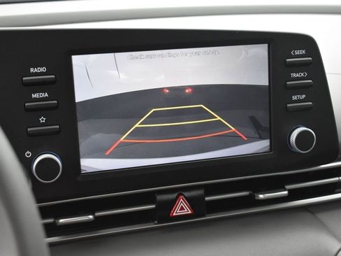 Used 2023 Hyundai Elantra SEL image 31