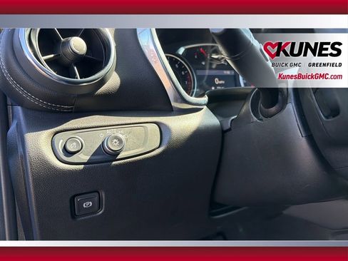 Used 2025 Chevrolet Blazer LT image 18