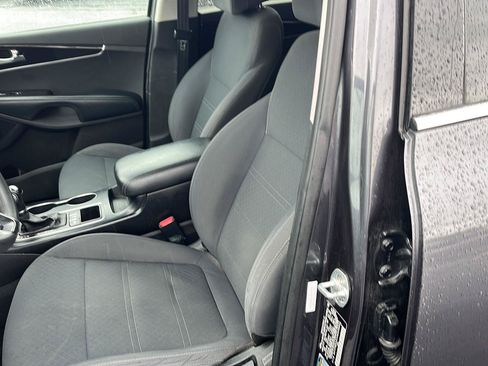 Used 2017 Kia Sorento AWD image 20