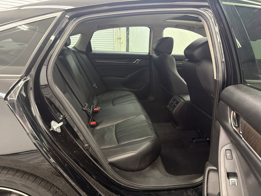 Used 2022 Honda Accord Touring image 17