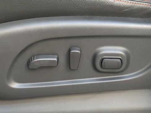 Used 2020 Nissan Titan PRO-4X w/ Pro-4x Convenience Package image 18