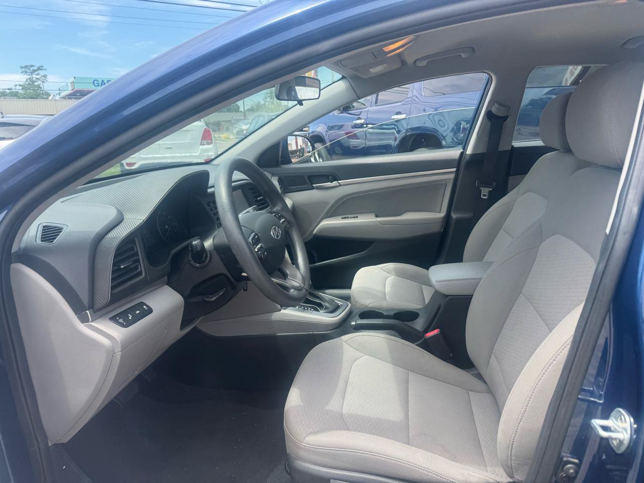 Used 2019 Hyundai Elantra SEL w/ Winter Weather Package FWD image 7