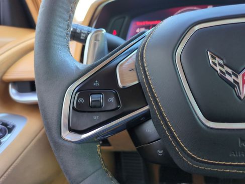 Used 2021 Chevrolet Corvette Stingray Premium Conv w/ Z51 Performance Package image 19