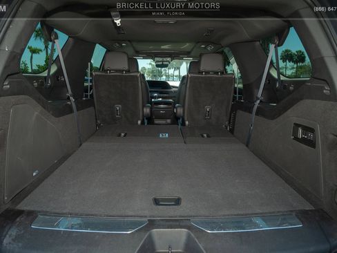 Used 2022 Cadillac Escalade ESV Premium Luxury image 16