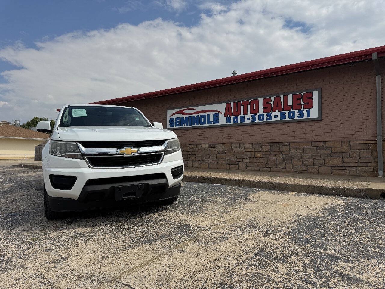 Used 2020 Chevrolet Colorado LT w/ Safety Package RWD image 2