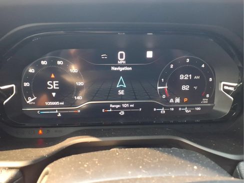 Used 2022 GMC Yukon XL Denali w/ Advanced Technology Package AWD/4WD image 18