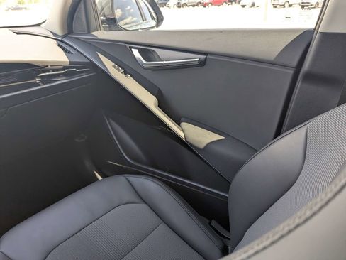 Used 2024 Kia Niro Wind FWD image 19