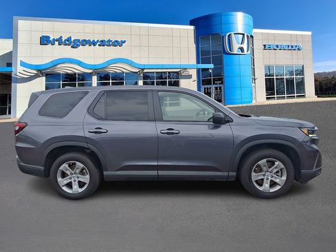 Used 2023 Honda Pilot LX image 7