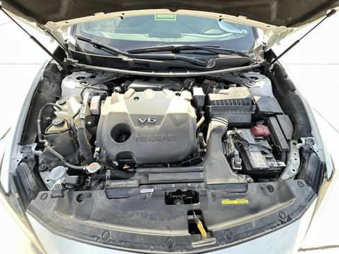 Used 2022 Nissan Maxima SR w/ Sport Mat Group FWD image 19