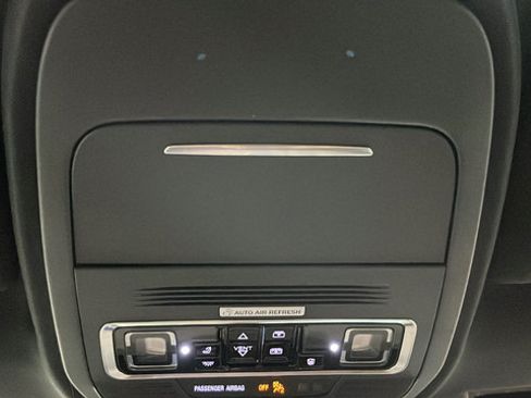 Used 2025 Lincoln Navigator L Reserve AWD/4WD image 35