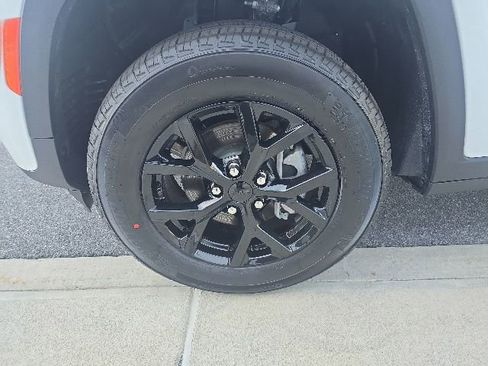 New 2026 Jeep Grand Cherokee Altitude AWD/4WD image 8